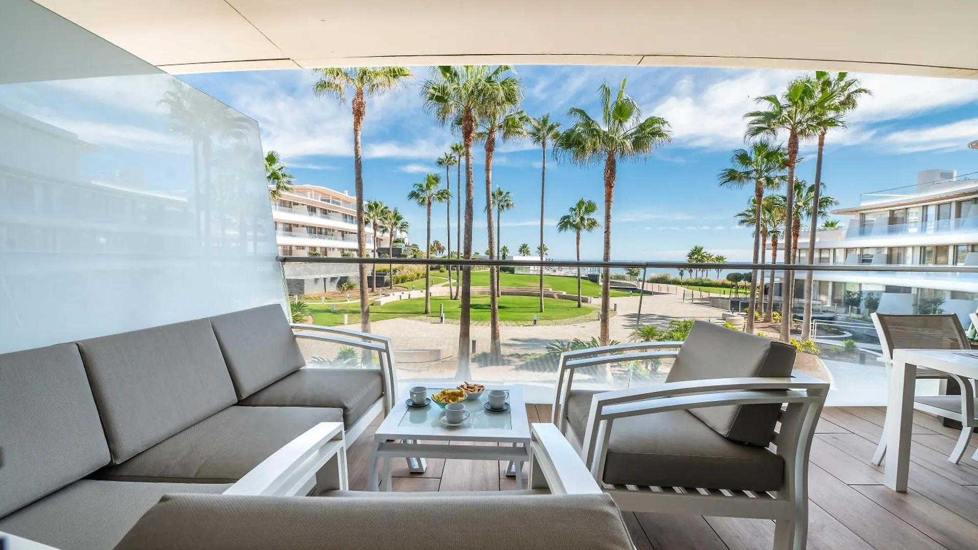 The Edge Apartment Estepona 0*,